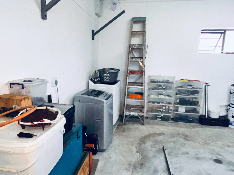 4 Bedroom Property for Sale in Wavecrest Eastern Cape